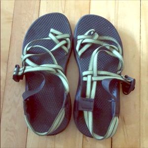 Chacos size 8 wide !!!